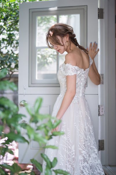 オフショルダー フラワーレースドレス(W231)