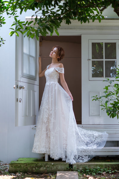 オフショルダー フラワーレースドレス(W231)