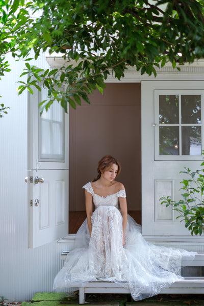 オフショルダー フラワーレースドレス(W231)