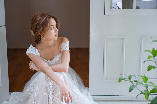 オフショルダー フラワーレースドレス(W231)