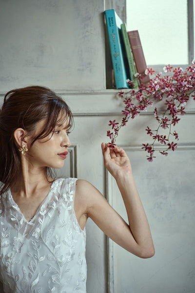 リーフ刺繍 Vネック スレンダードレス(W275)