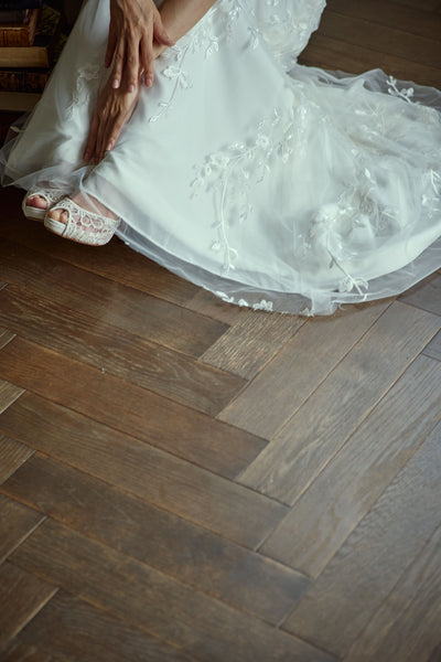 リーフ刺繍 Vネック スレンダードレス(W275)