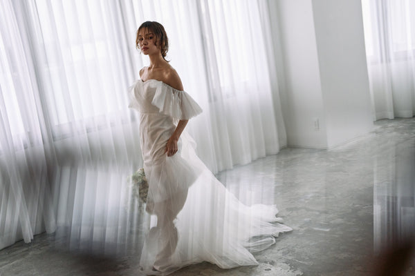 チュール バックフリル オフショルダードレス ホワイト(W325WH)