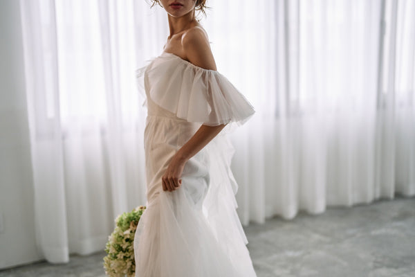 チュール バックフリル オフショルダードレス ホワイト(W325WH)