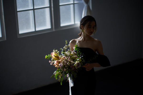 オフショルダー ボリューム袖 サテン ブラック ソフトマーメイドドレス(W225BK)