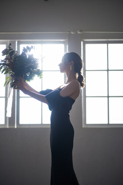 オフショルダー ボリューム袖 サテン ブラック ソフトマーメイドドレス(W225BK)