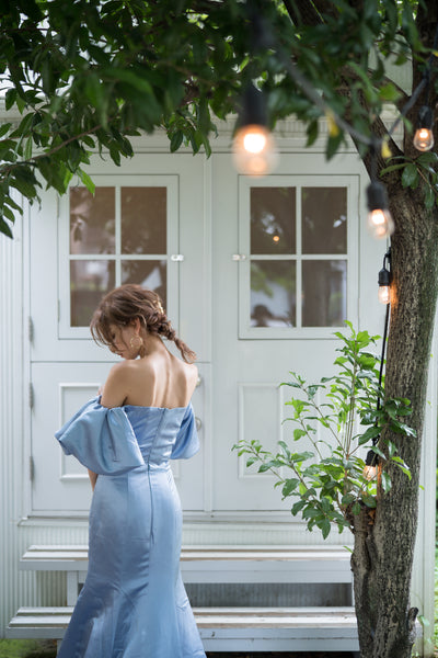 オフショルダー ボリューム袖 ライトブルー サテンドレス(W233)