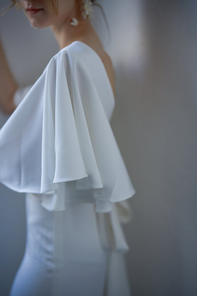 フレアスリーブ バックリボンドレス(W246)