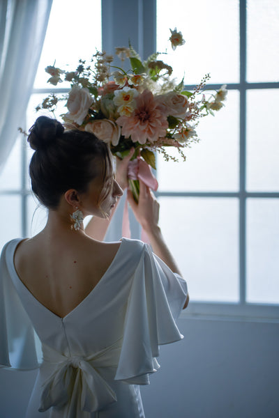 フレアスリーブ バックリボンドレス(W246)