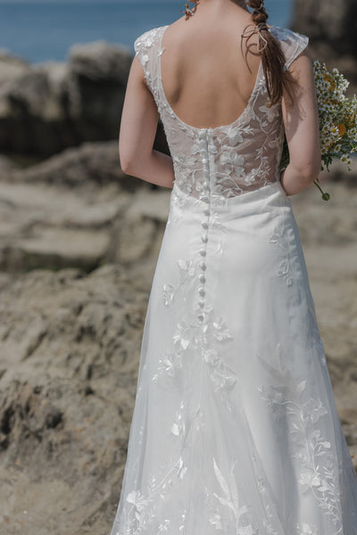 刺繍レース ハートカット スレンダードレス(W252)