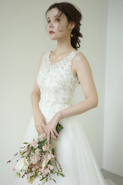 Vネック ゴールド刺繍 Aラインドレス(W167)