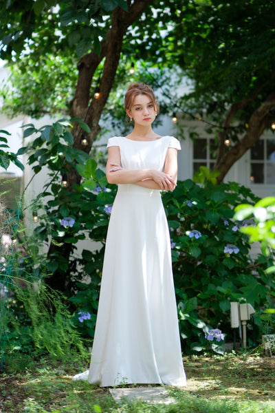 パフスリーブ 背中開き サテンドレス(W236)