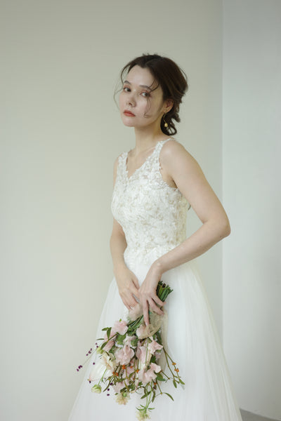 Vネック ゴールド刺繍 Aラインドレス(W167)