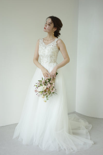 Vネック ゴールド刺繍 Aラインドレス(W167)