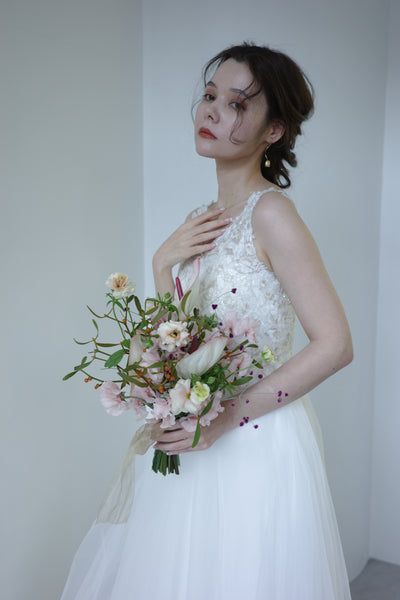 Vネック ゴールド刺繍 Aラインドレス(W167)