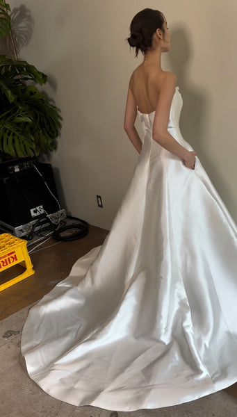 ミカド風サテン 刺繍 Aラインドレス(W353)