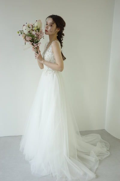 Vネック ゴールド刺繍 Aラインドレス(W167)