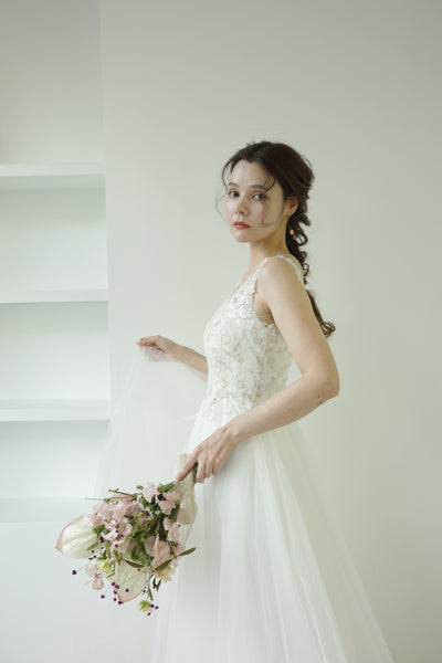 Vネック ゴールド刺繍 Aラインドレス(W167)