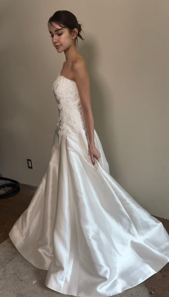 ミカド風サテン 刺繍 Aラインドレス(W353)