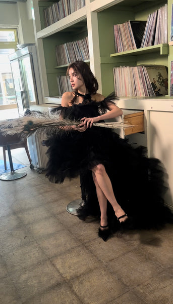 オフショルダー フリル ブラック ミニドレス(W362)