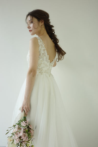 Vネック ゴールド刺繍 Aラインドレス(W167)