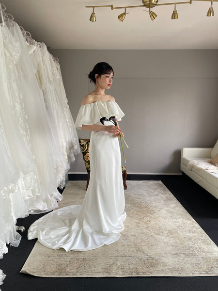 オフショルダー フリル ソフトマーメイドドレス ホワイト(W300WH)