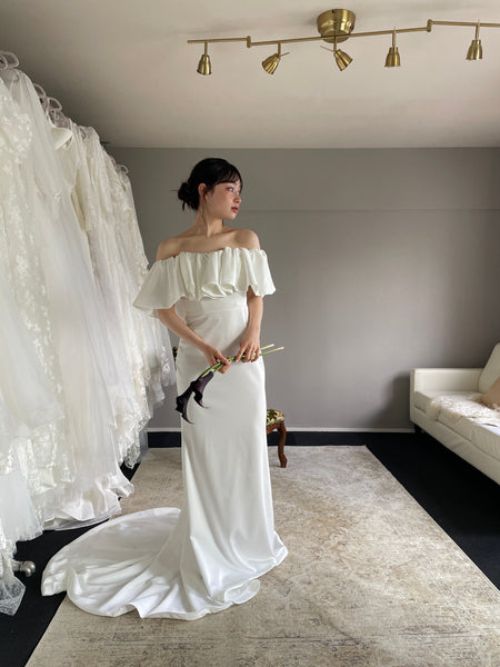 オフショルダー フリル ソフトマーメイドドレス ホワイト(W300WH)