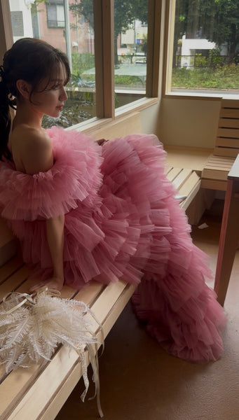 オフショルダー チュール ティアードドレス（W358）